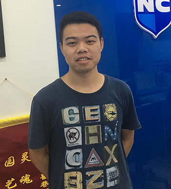 李梁