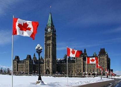 加拿大留学中介费是多少