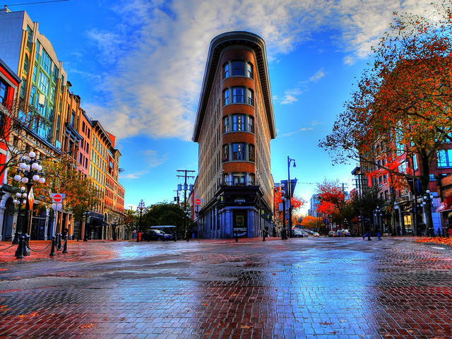 加拿大留学一年需要花费多少钱? 加拿大留学一年需要花费多少钱?