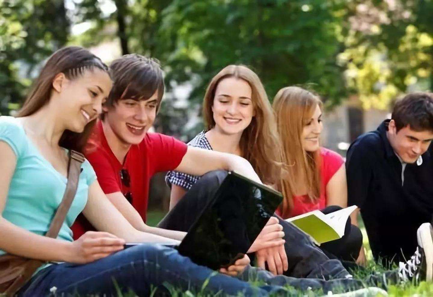 研究生出国留学费用一览表 研究生出国留学费用一览表