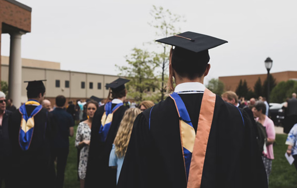 华威大学研究生留学费用多少