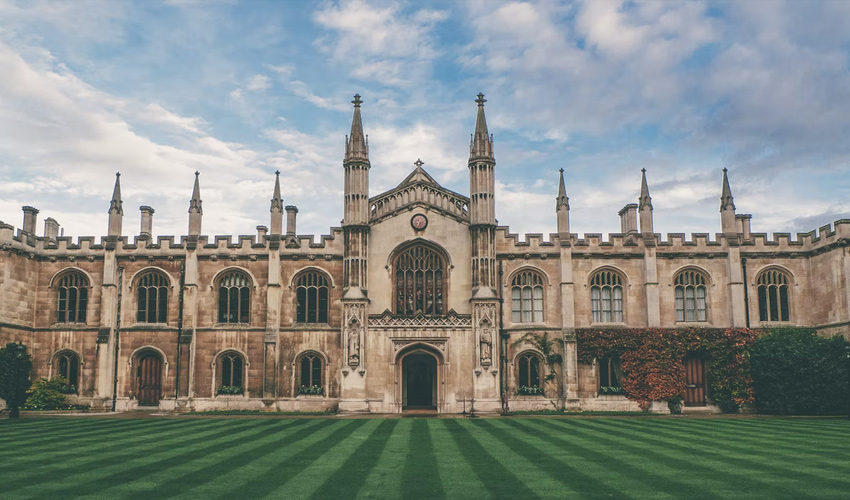 英国留学：牛剑均已开放2023年申请，快来看看申请要求是什么吧！