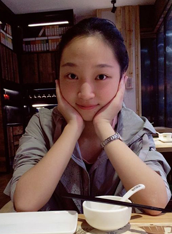曾妮